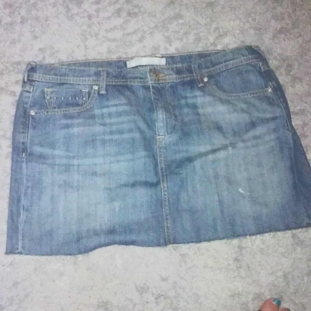 Old Navy jean skirt.